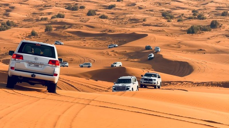 Dubai 4x4 desert safari with dinner